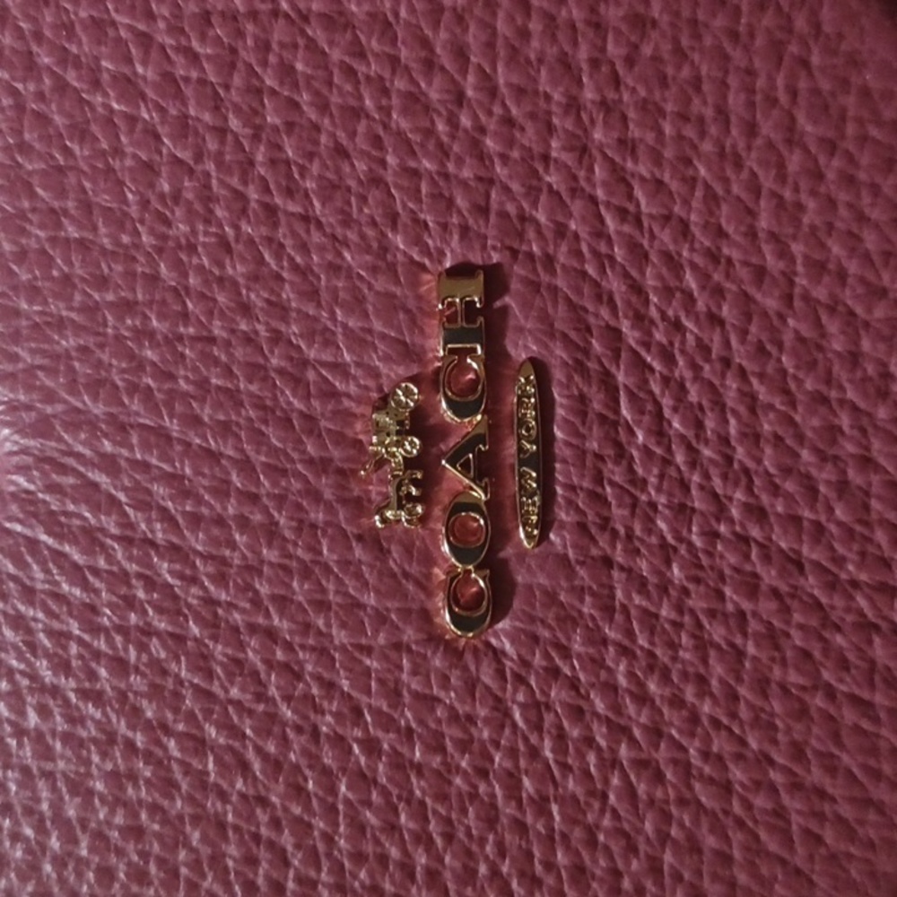 Coach Heart Coin Case NWT - Picture 3 of 8